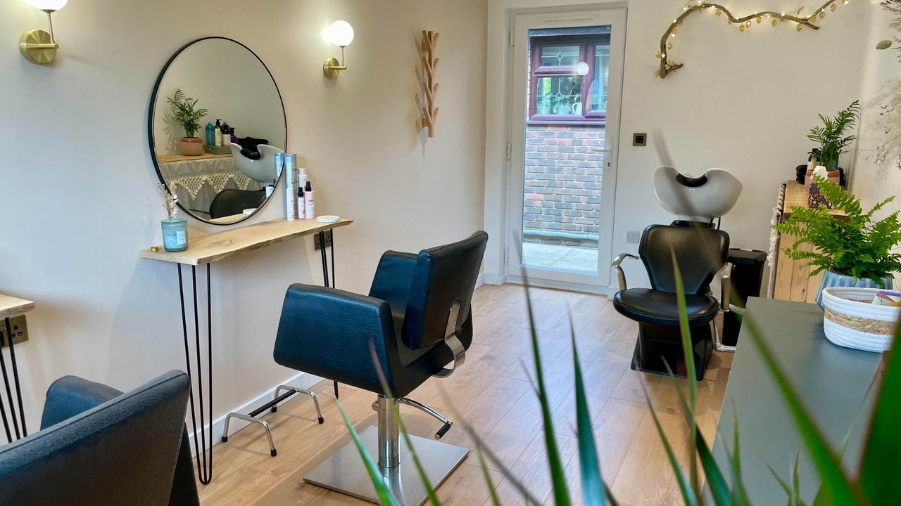 362c2f04-b77b-441b-851a-3941200720dc-wildmoorhairco-gb-unitedkingdom-sandhurst-fresha-9323032