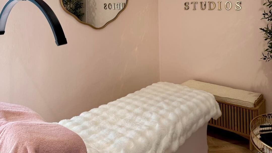 37a4b7aa-d903-43fc-bb60-e7fcca68901a-bybeckystudios-gb-england-wells-kewardparkglastonburyroad-fresha-6927458