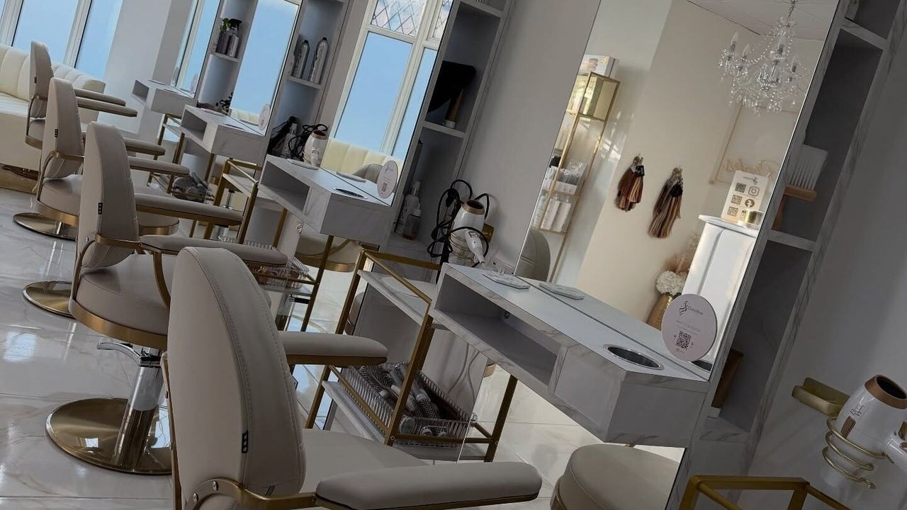 37e4cc88-db10-46d7-a74f-52fea15f59d6-dollyrocksbeautyaestheticslaser-gb-wales-gorseinon-fresha-6448290