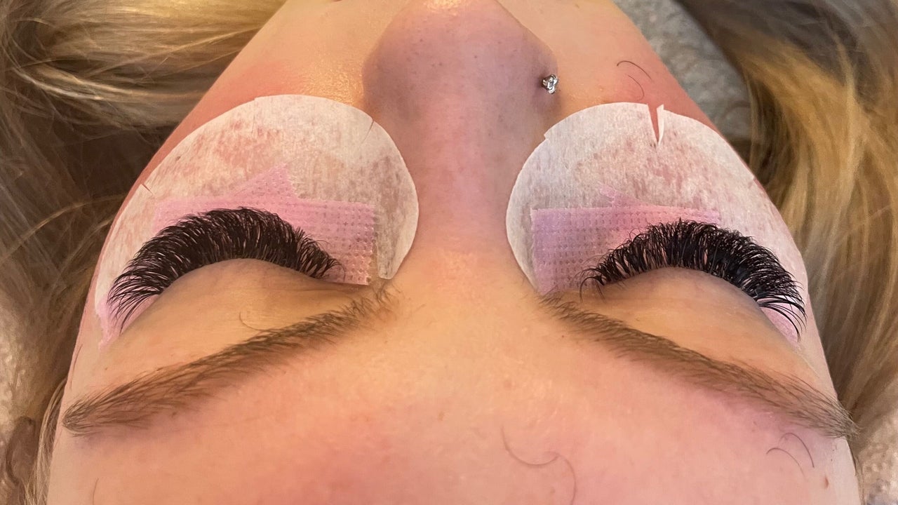 3a0a786d-4d6c-407f-8126-05ee0d0f0980-livvilashnglow-gb-england-stoke-on-trent-fresha-4182721