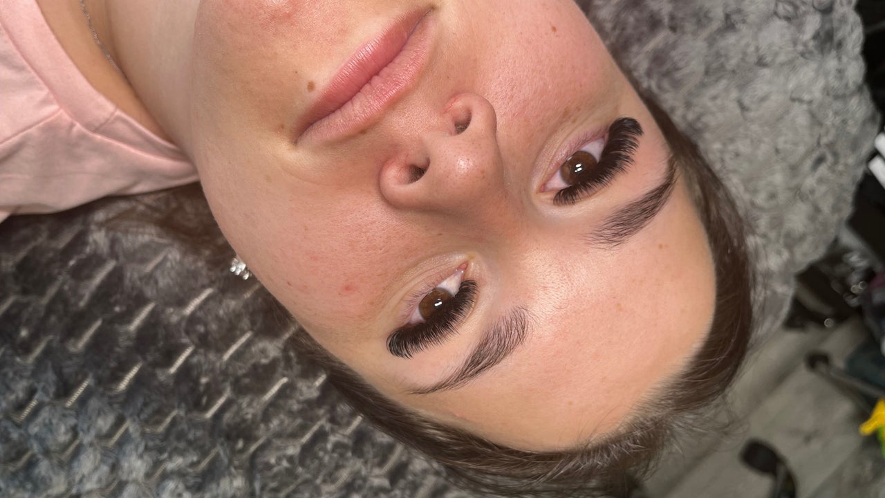 3b4dc6f1-6f15-4cb3-9fda-ee683bbe342f-nickeyelash-gb-england-canveyisland-fresha-2987327