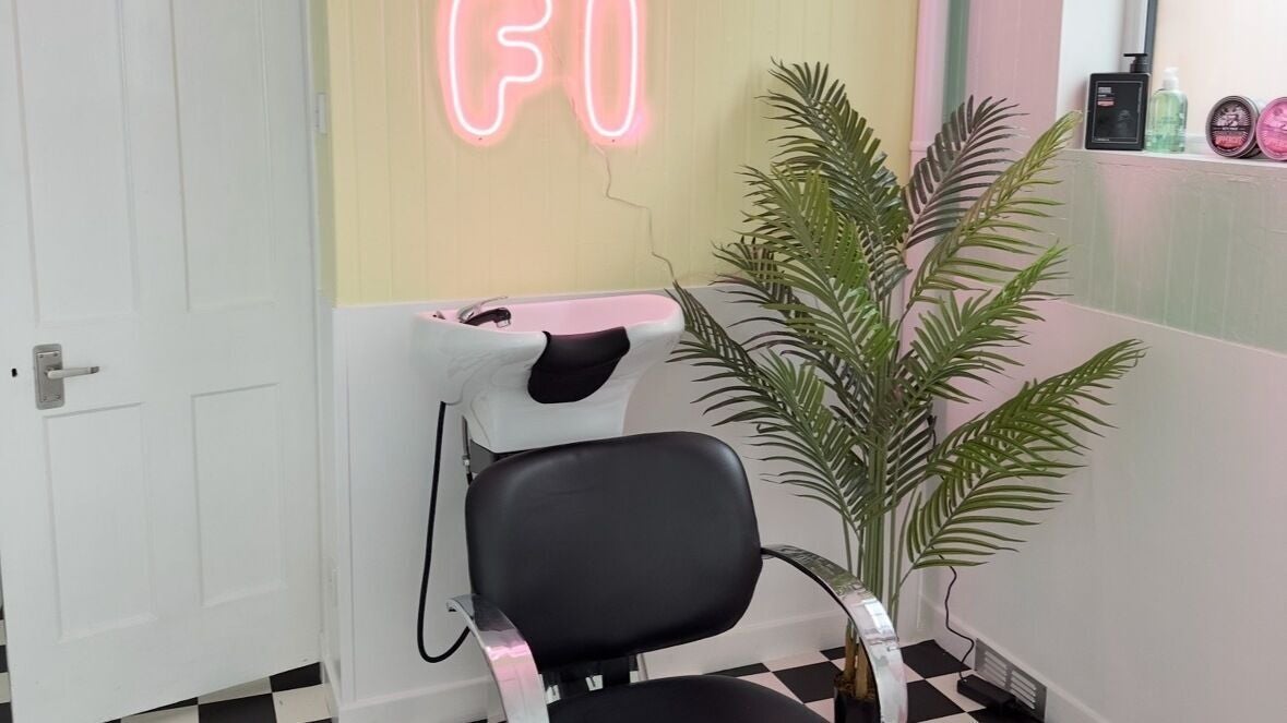 3c019fd9-60f2-487a-a649-13a46cbd4116-lo-fibarbers-gb-scotland-dumfries-fresha-5261343