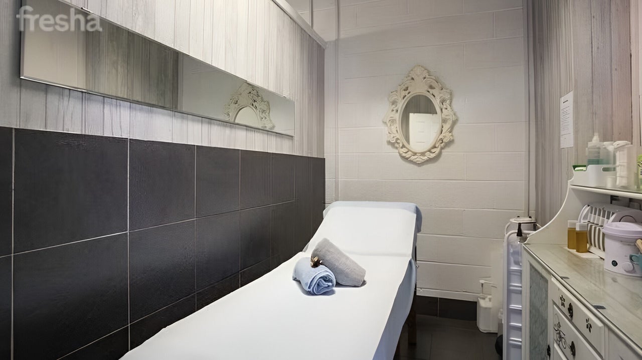 3d49df39-03be-4c79-b3d8-a621e0170328-fakeit-gb-england-manchester-hulme-fresha-8397380