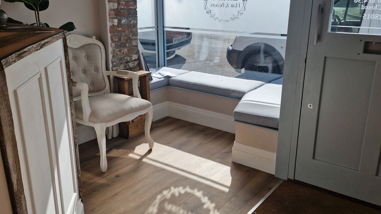 3dc0c677-edd7-4073-9332-203476ad6906-ellurehairandbeauty-gb-england-downton-fresha-1268896