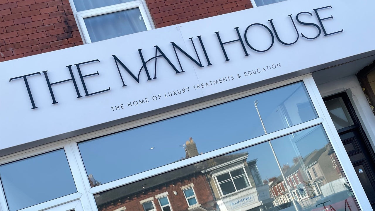 3dca771d-66e5-41ce-84a0-d3de6e1d8a91-themanihouse-gb-england-blackpool-fresha-9871105