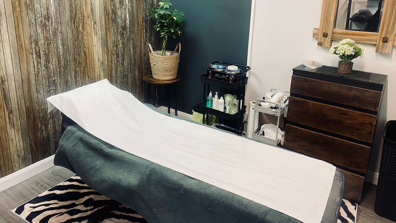 3e6e2c62-d1a6-4381-b3b7-61e03a58445a-headtotoe-gb-england-grassmoor-fresha-7454897