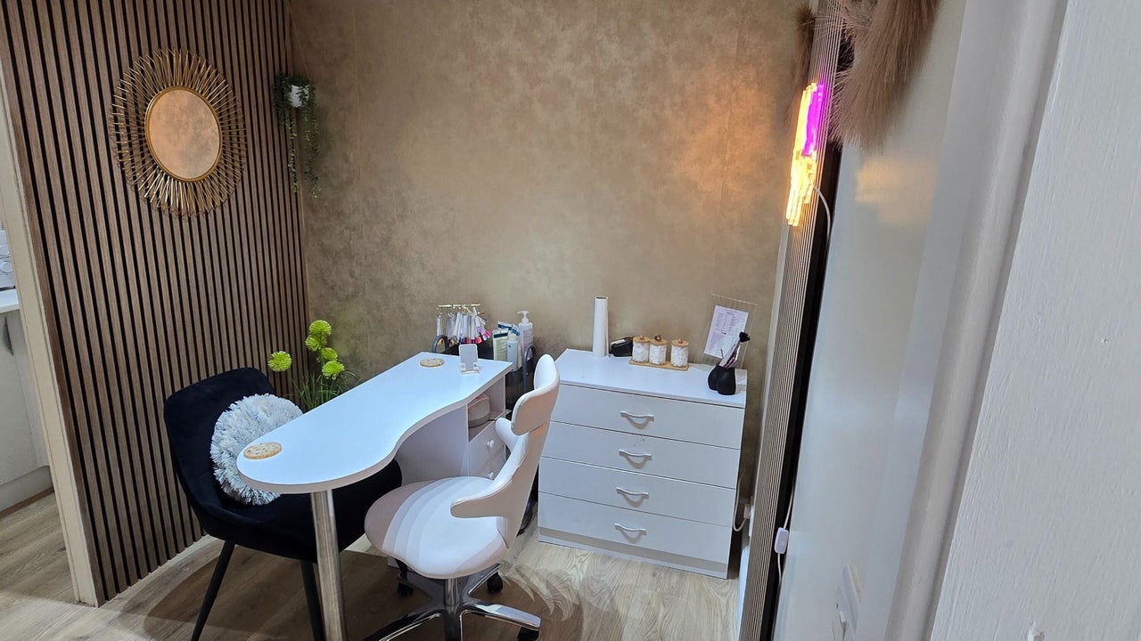 3ea9f9c6-daf8-4191-9d58-e5a93a6d593d-lessencehairbeauty-gb-england-derby-chaddesden-fresha-4978087