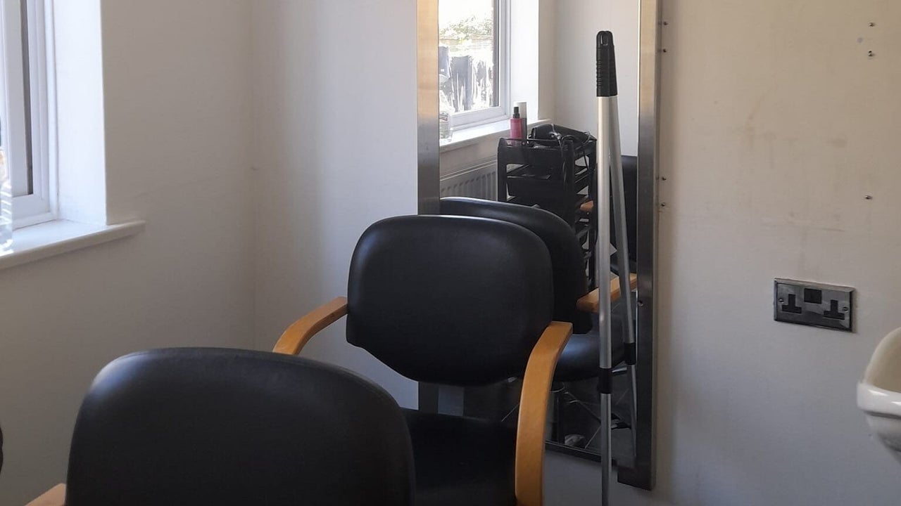 3f1047b9-dda5-464b-b4db-29f648f8eae4-uniquehairsalon-gb-england-hook-fresha-9979843