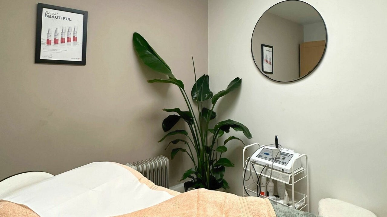 4061d39e-c107-422f-bbb8-7b0537ca84bb-essentialbeauty-gb-england-exmouth-fresha-8570405