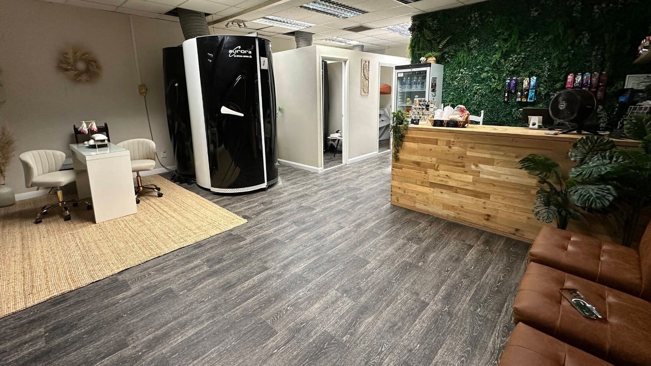 40a56f1a-2b20-4aec-ae9f-732992c7c6d5-premiertanning-gb-england-brigg-fresha-6235354