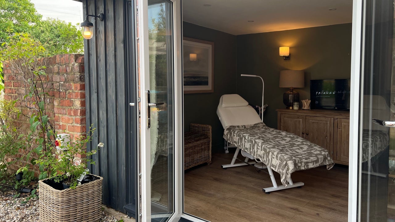 40ee44df-cf0d-4130-a39c-06b0aaa800c3-thewaxhut-gb-england-kinshamtewkesbury-fresha-6282711