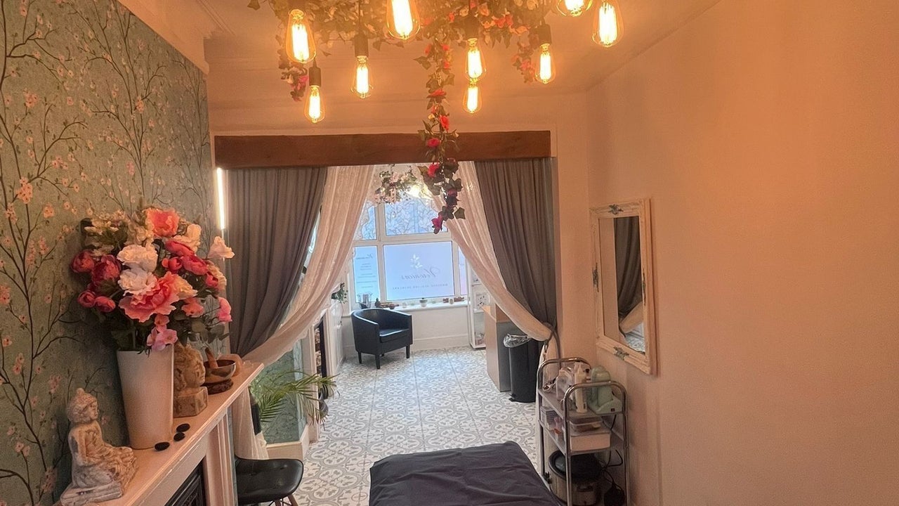 42bec1b5-615e-4ea3-80e8-2a2b51e05876-veronicas-gb-wales-aberystwyth-fresha-2492866