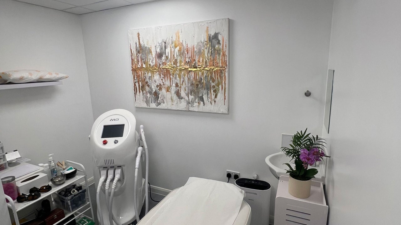 43471062-d062-43e5-a2a3-6e56ab7fde2b-truelegendlaserclinic-gb-england-guildford-fresha-7984066