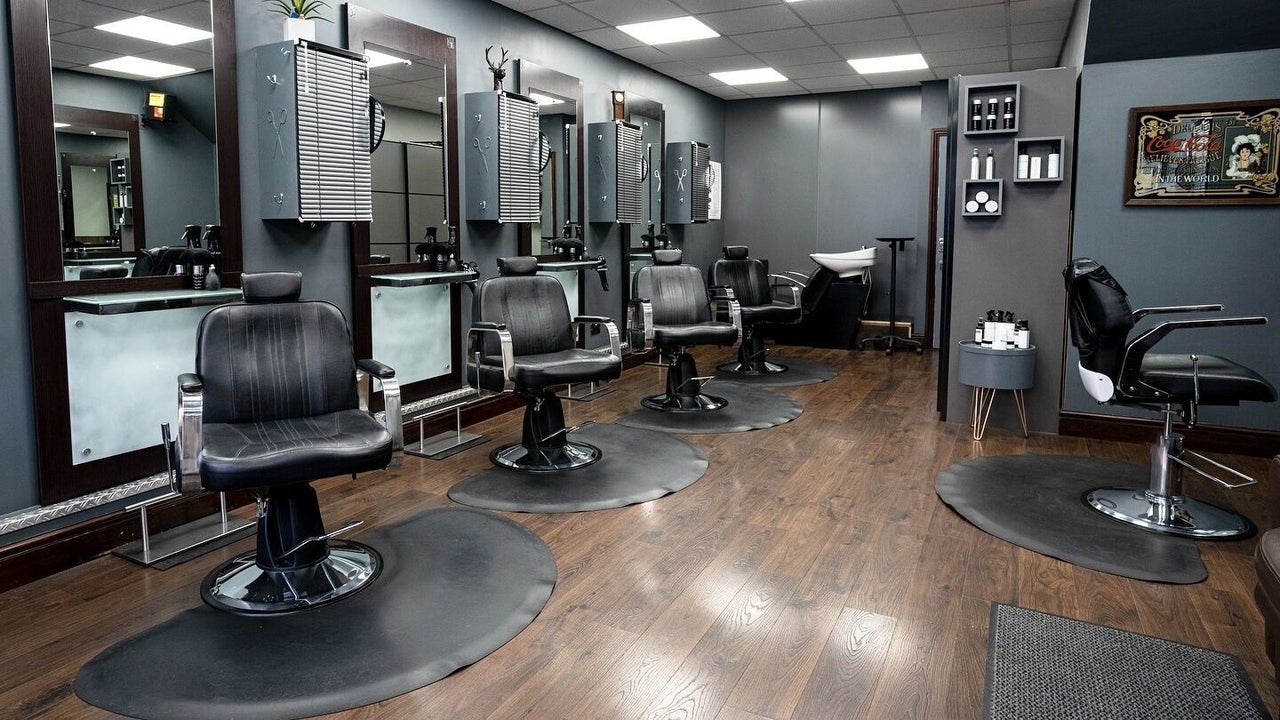 4363ca4c-4a27-4101-8389-59bcc5295efc-cutsnclippersrefineryroomstreatments-gb-england-horley-fresha-1103776