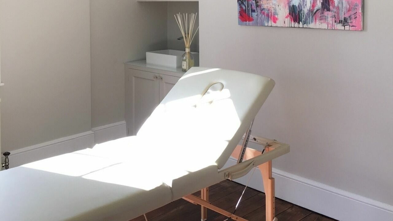 43df7eb5-0171-4aa9-b4cf-2ca77be3d99f-drkatecosmeticsattatchleytreatmentrooms-gb-england-prestbury-fresha-3596092