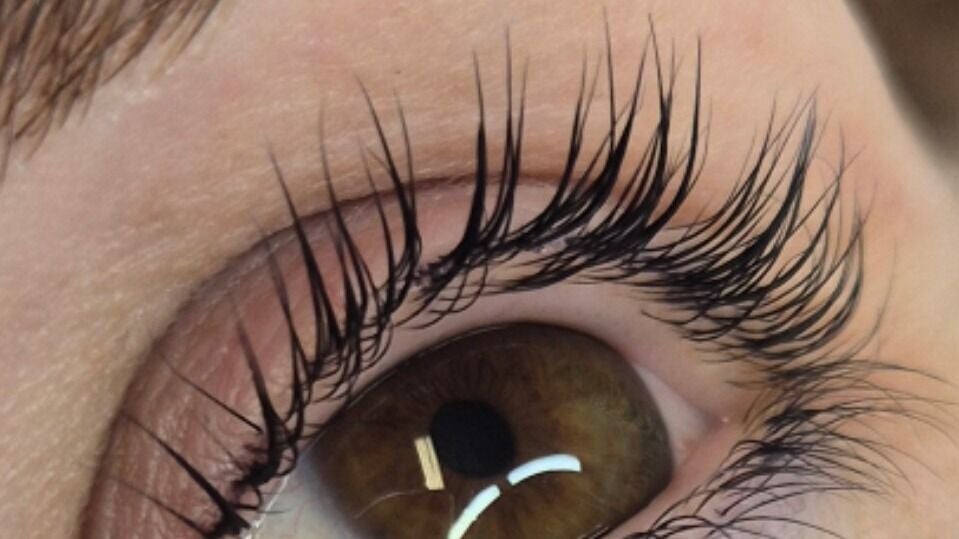 45d32e3e-466a-4f28-ae98-c7d8120a5813-nicolabattle-thelittlebrowroom-gb-england-scarborough-fresha-6670122