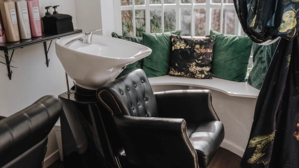 45e3afef-7812-4207-bcd2-f03c2d7fac13-jackthewolfe-gb-england-lymington-fresha-7492850