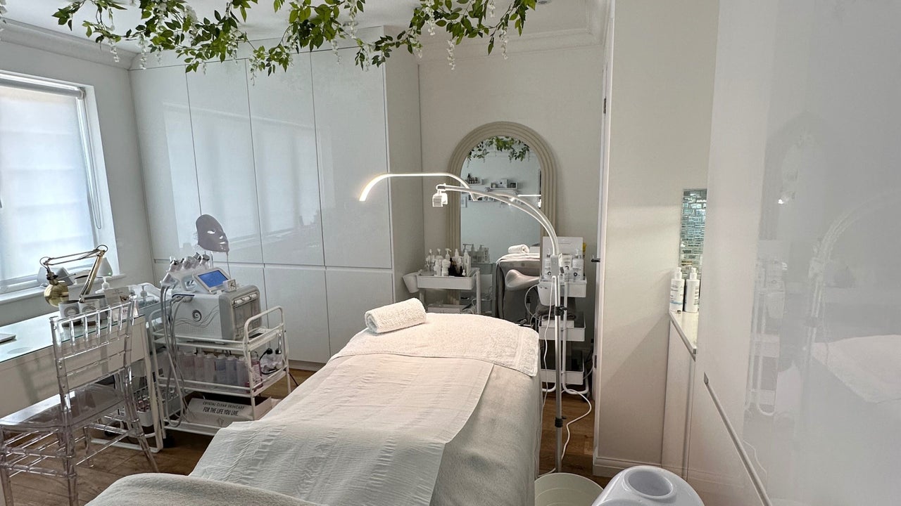 483d6b0a-dfdf-47e5-a1af-27e9671bfbfb-facebyemma-gb-england-brighton-fresha-2695123