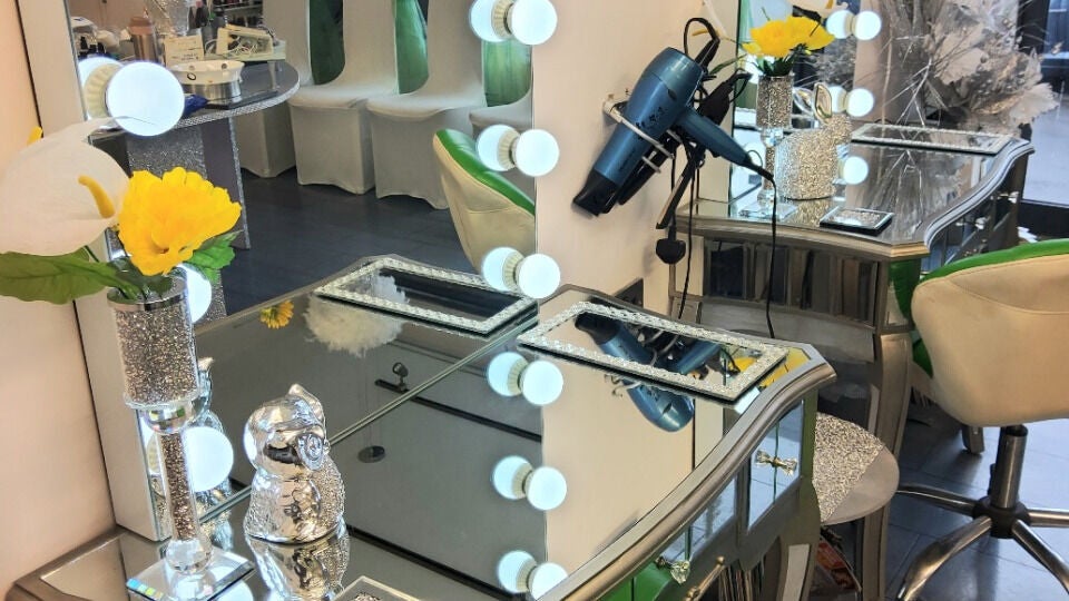 4a917f58-d25a-4d7a-b5f8-d8ded32b7dd3-needamakeoverhair-gb-england-dudley-fresha-9868055