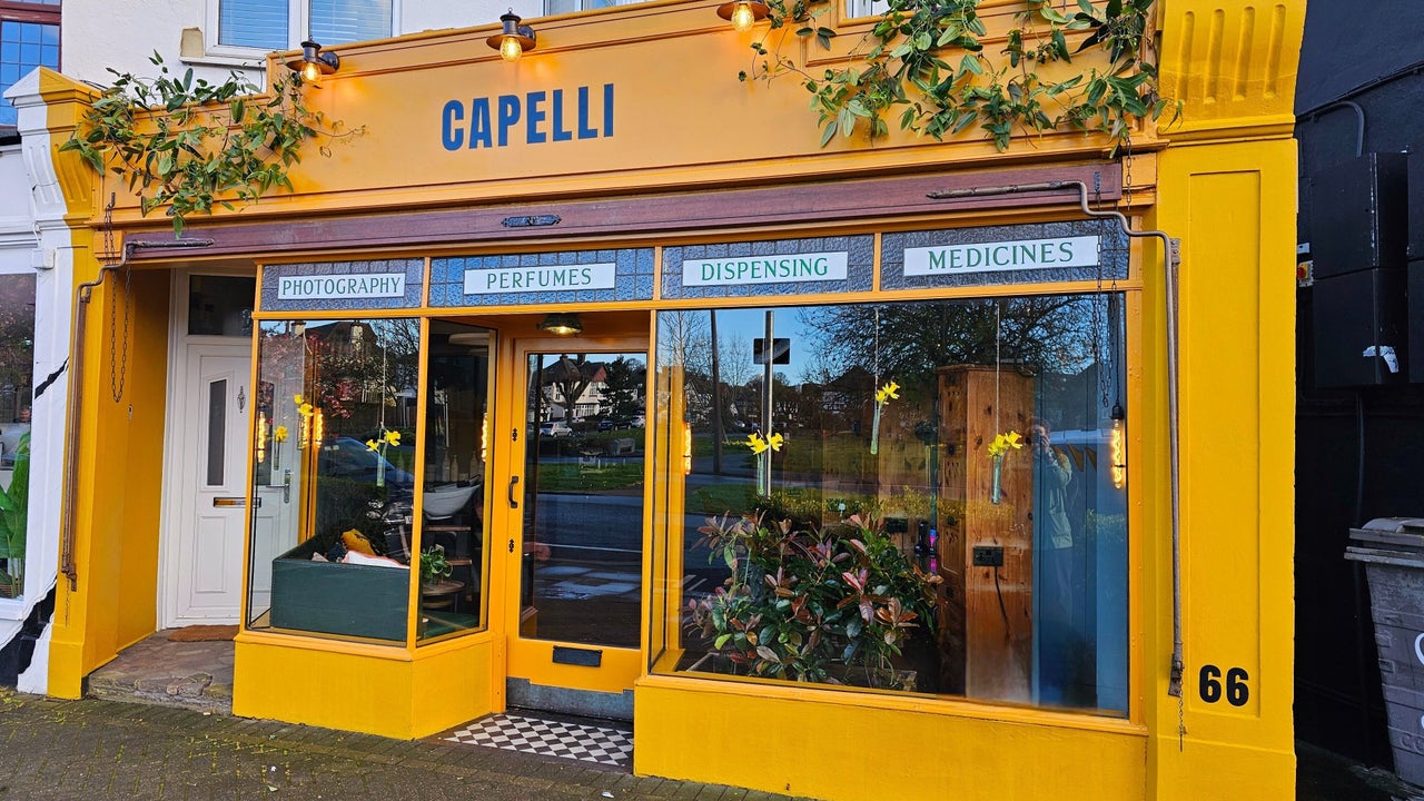 4ad4daf1-620d-4cd7-8790-6ce3146f0422-capellisalon-gb-england-essex-westcliff-on-sea-fresha-9581144