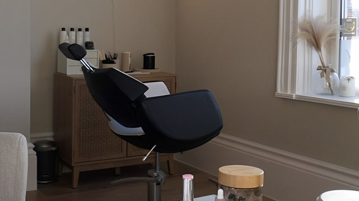 4ba38441-e505-48a1-a4a3-b48fcfa16efb-purebeautyskincareroos-gb-england-roos-fresha-6130660