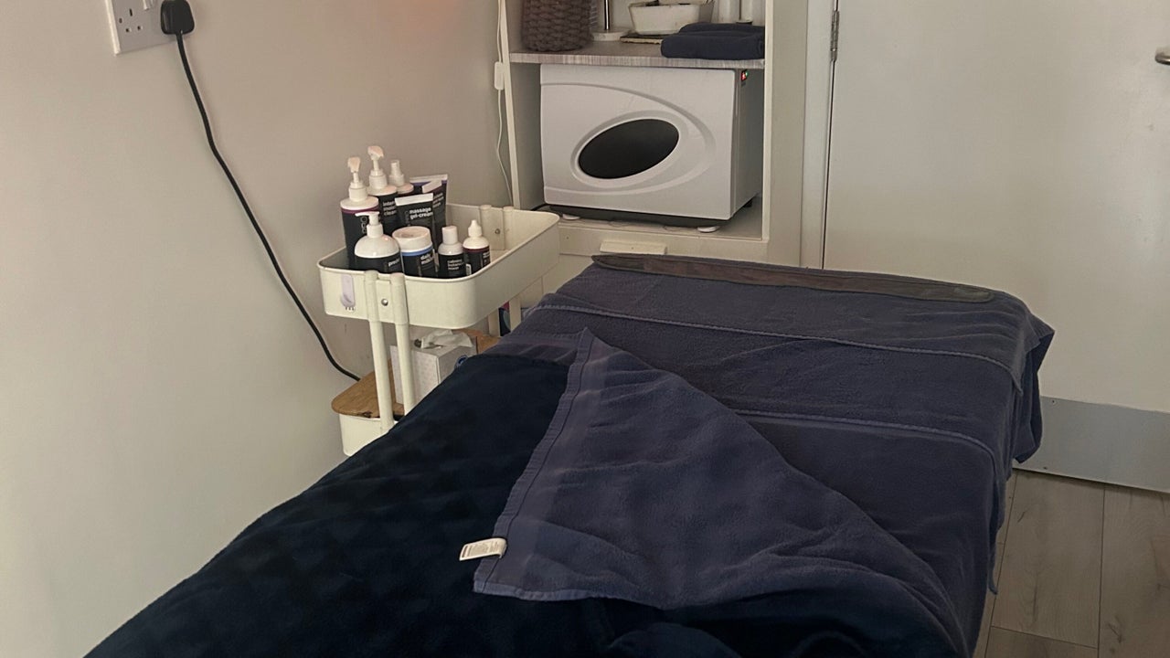 4c1d2164-8f4d-417d-9425-5ea7d7c013fa-refreshno5nonewclientsplease-gb-england-normanton-fresha-3383382