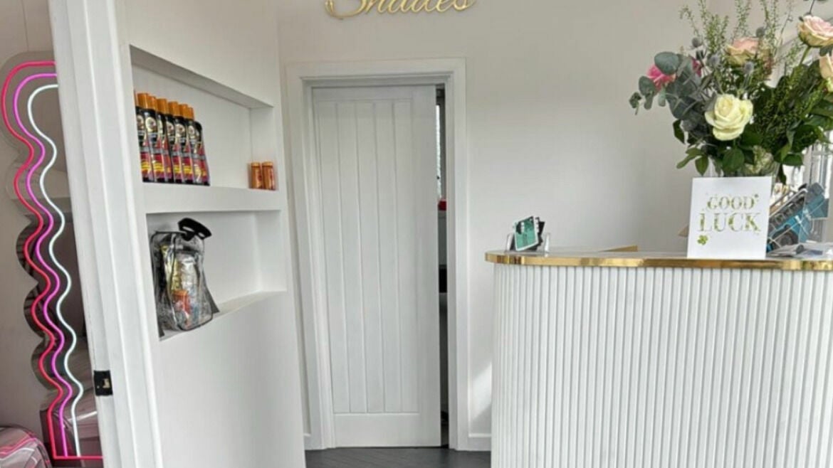 4d23a2f6-a6c0-4eac-80a7-b23a995cde11-shades-gb-england-plymouth-fresha-1983818