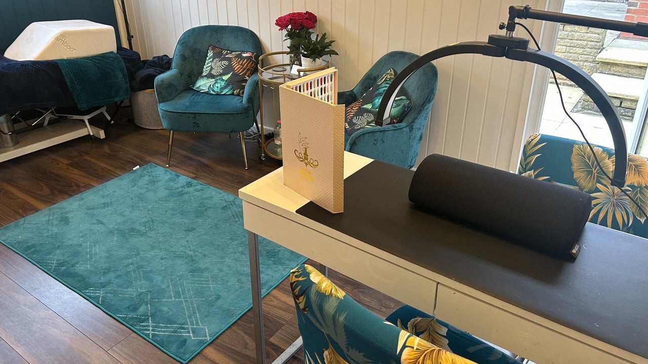 4dcbda07-1fd2-4ce1-a345-6455236359cb-claireball-prolashartist-gb-england-burtonupontrent-fresha-5000254