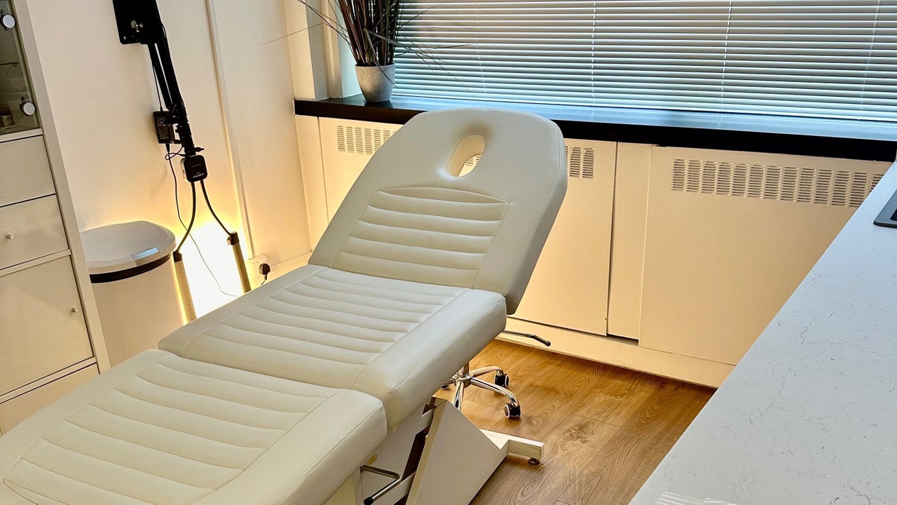 4e3dc06f-f185-4c8d-952f-c9309e3218fe-henriettacotswoldskinstudio-gb-england-cheltenham-arlecourt-fresha-4841845