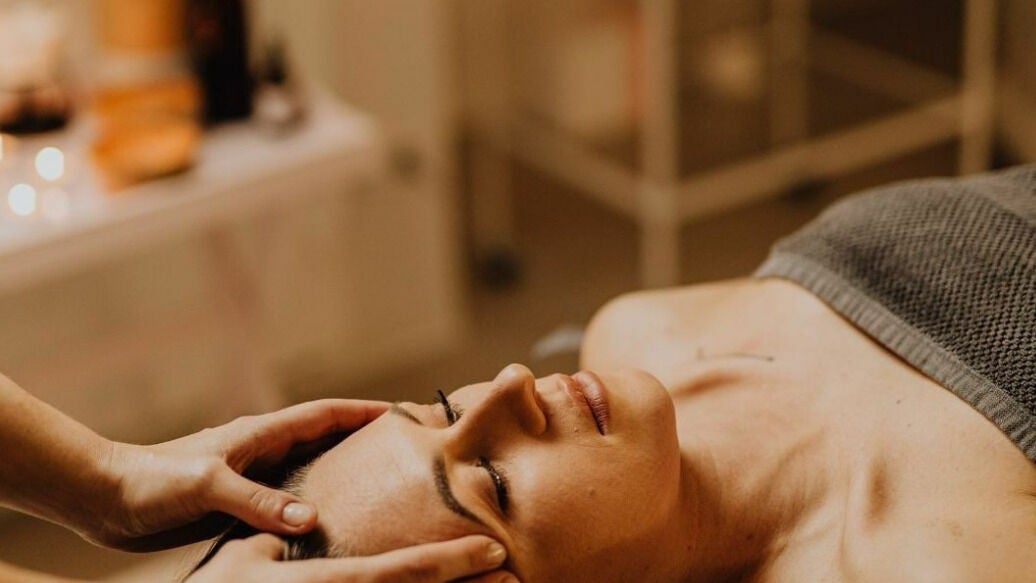 4ef16650-6132-49b8-a2e2-c295d878e0d1-essentialbeauty-gb-england-exmouth-fresha-4891249