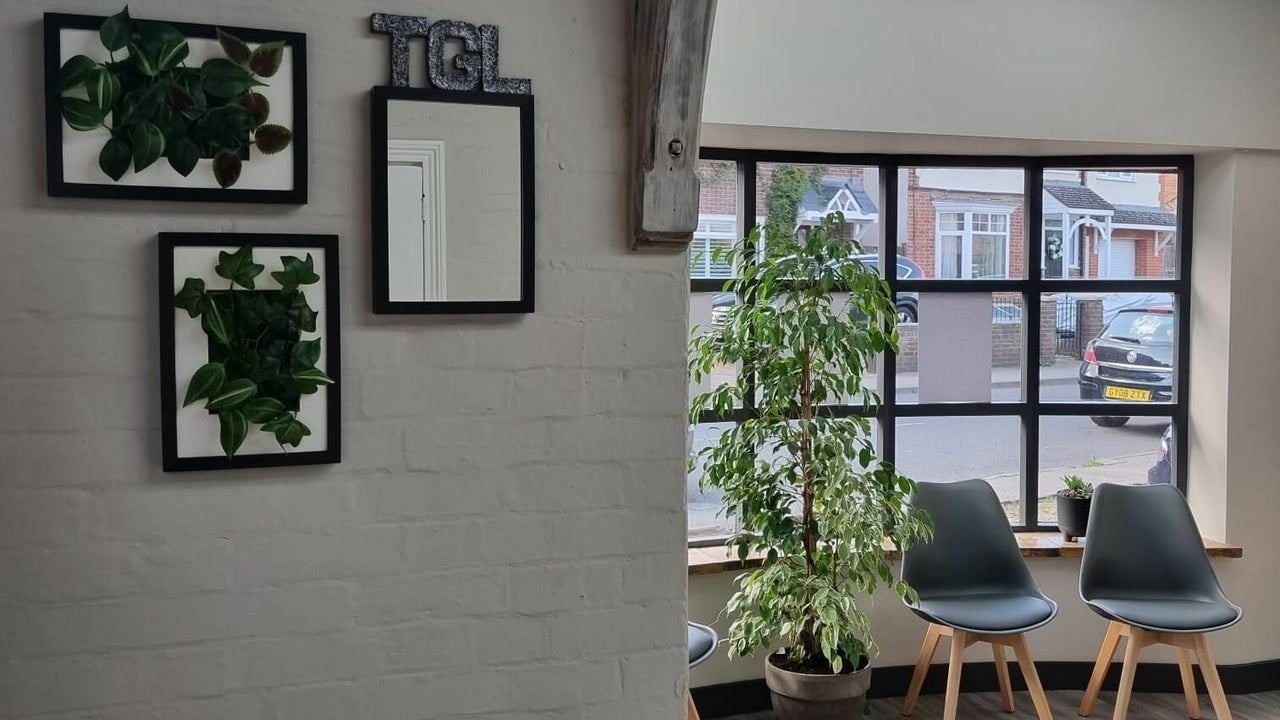 4f044cfa-6a6f-4ec7-a040-97fb423f5d03-9932806