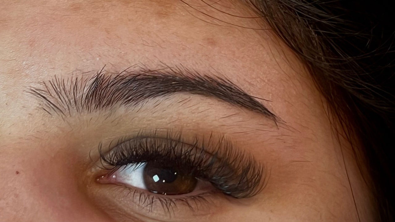 4f3945d0-2bb3-44c6-875f-6ad1660ee35b-thehouseofbeauty-gb-england-oakley-fresha-8498360