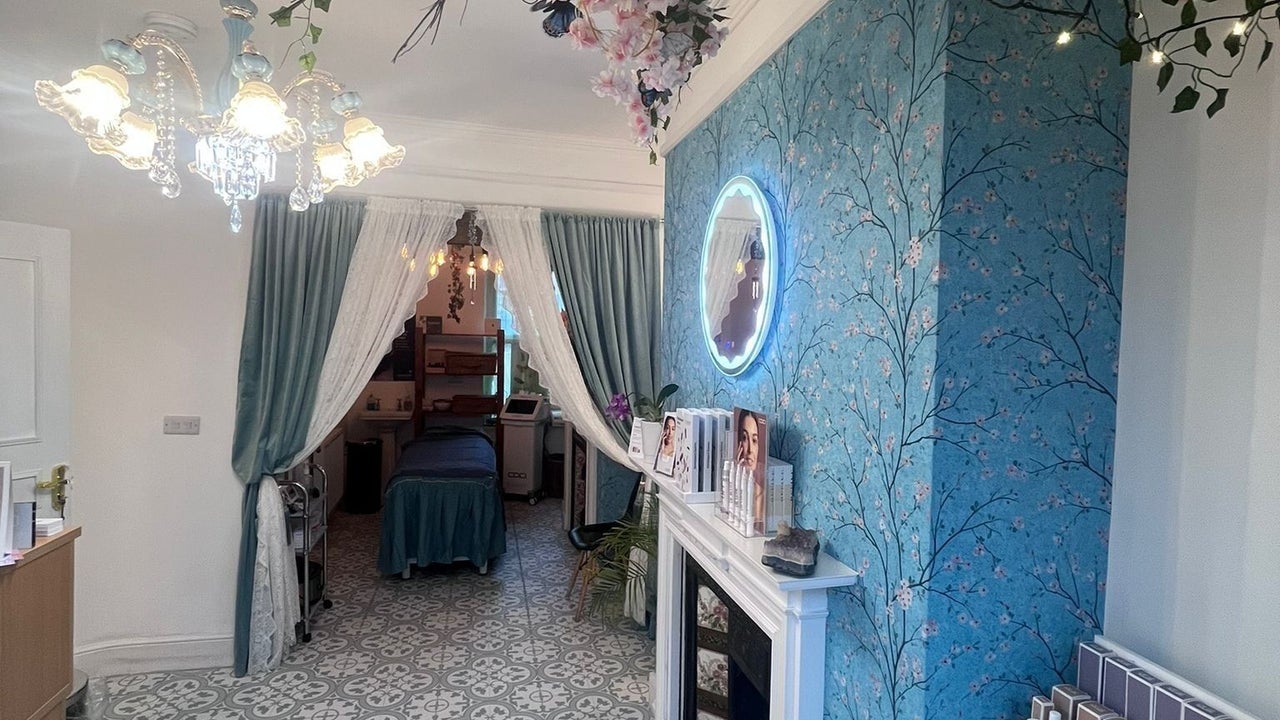 4f4b4d08-4151-4d51-9ad2-9ccc7ed18e6f-veronicas-gb-wales-aberystwyth-fresha-8249070