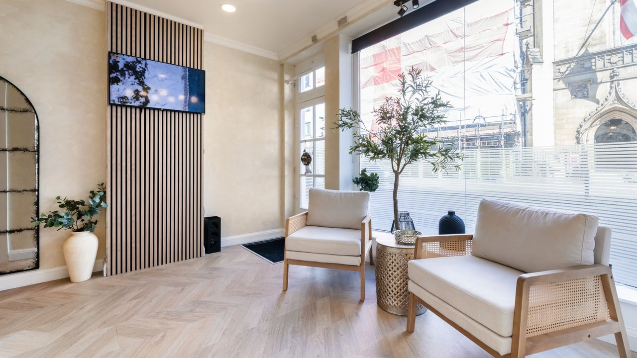 4fc18d6c-e2c2-499d-a007-26f73228e741-luxurywaxbar-gb-england-london-temple-fresha-6000171