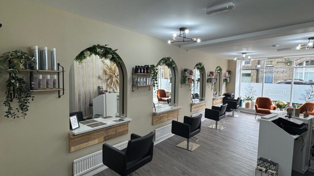 4fca07c5-1ddd-4743-92f3-098562d297d5-jessieshairlounge-gb-england-whaleybridge-fresha-8749454