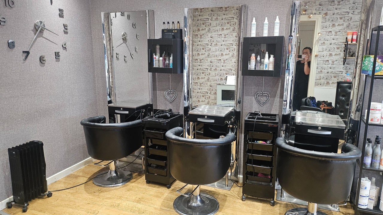 51b33154-60dd-4089-9179-bc235eba9a8d-headinouthairbeauty-gb-england-preston-fresha-8785245