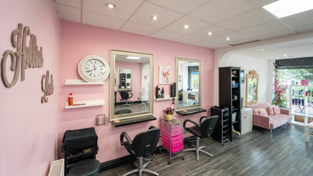52a90c01-cd95-4301-a200-e402d84390d7-hollieslockssalon-gb-england-hornchurch-fresha-1061664