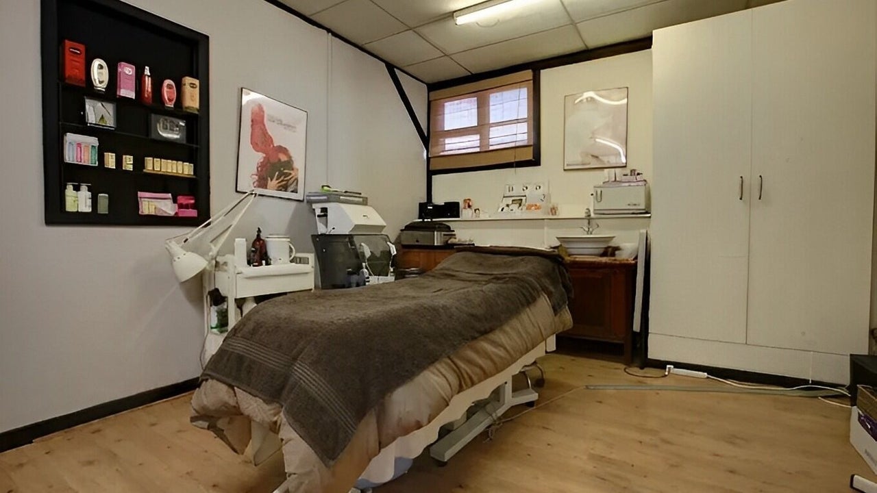 56655726-12bc-450b-b920-8ecce47f6342-thehairandbeautybarn-gb-england-reading-fresha-5262358