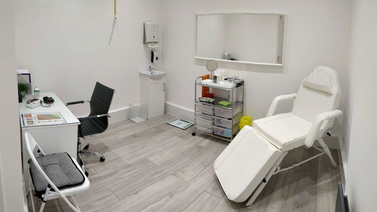 568c3a1a-c921-4c91-af44-615e64265067-yscbournemouthonlineclinic-gb-england-bournemouth-moordown-fresha-4025288