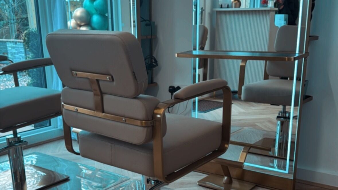 5770b5ce-e2ae-4af0-9253-cc9fa8b316c4-anthonyedwardhair-gb-england-shenstone-shenstonewoodend-fresha-8711144