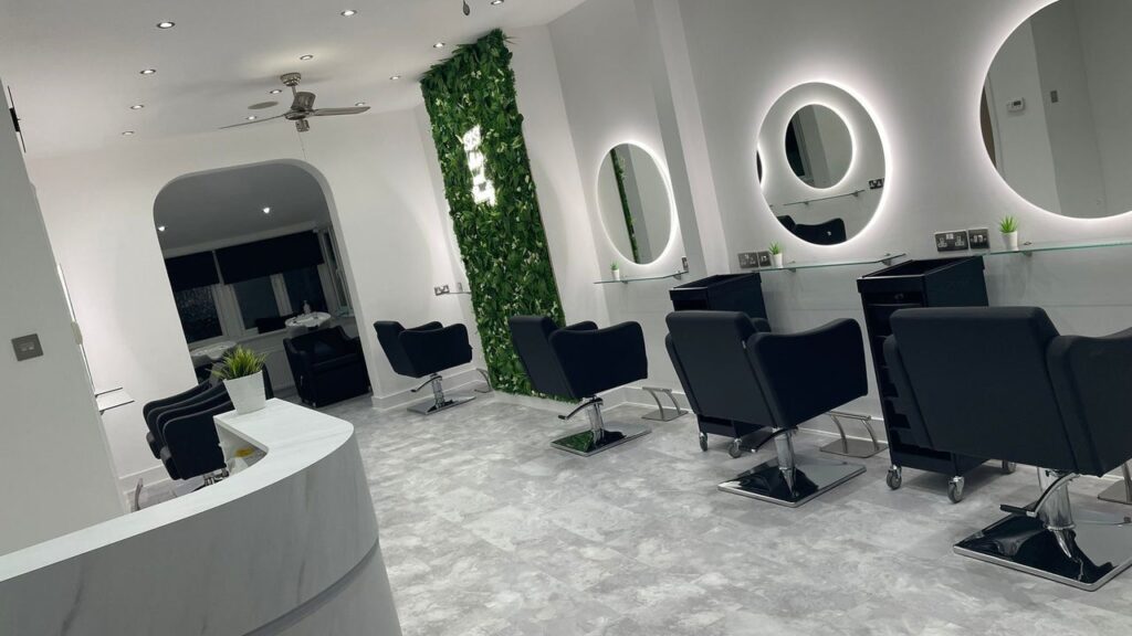 5830ec2e-a20b-40b9-9e4f-9987f420b8cf-slshairandbeauty-gb-england-chessington-fresha-5006873