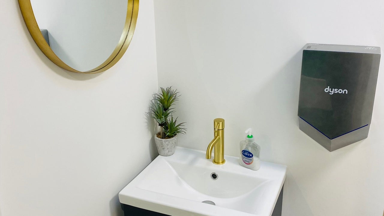 5b00b59d-79db-4e8b-bcfe-0490a7851b69-8603621