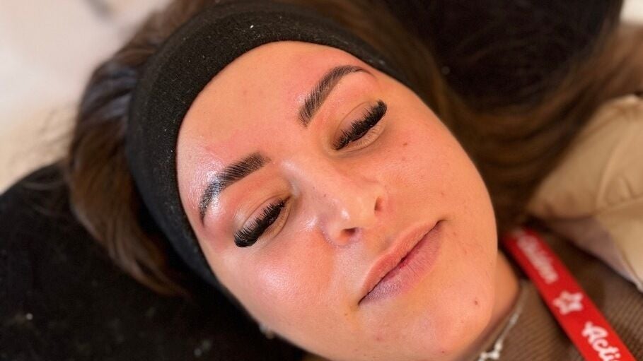 5b0cc1fd-80d9-4935-8863-beb4dc7afb10-houseoflash-gb-england-wallsend-fresha-3123145