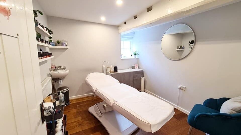 5b2d3a80-01a8-4554-a747-519128521f97-rhiannonsbeautybox-gb-england-longmelford-fresha-9595854