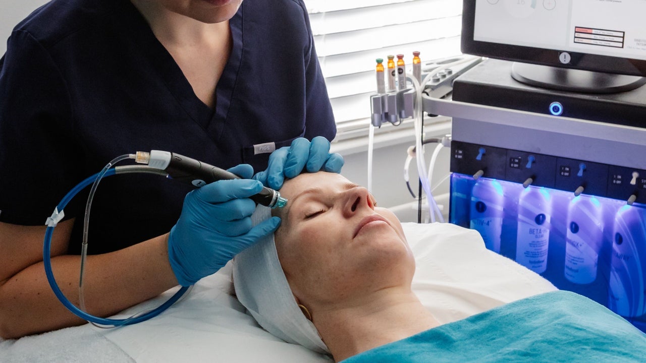 5c3248cf-1396-47e1-be17-6763ec2f460c-walton-on-thames-gb-england-walton-on-thames-fresha-5696296