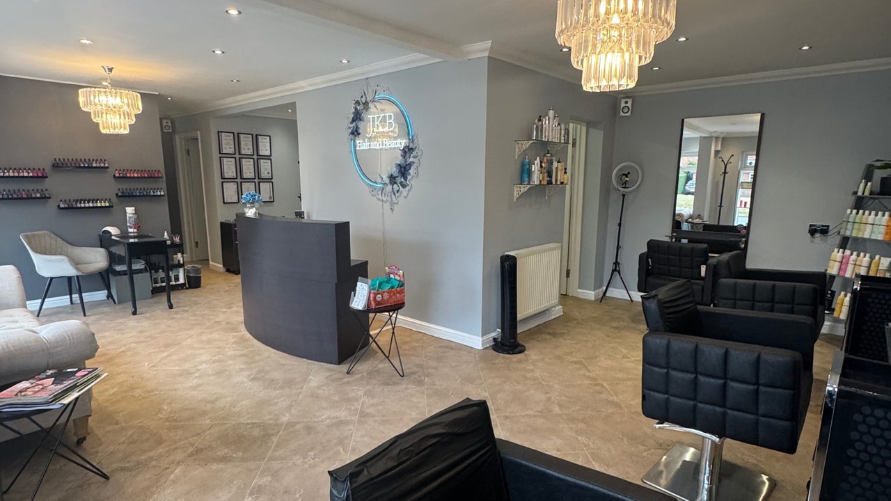 5cae6c3a-1347-43e0-b5fc-a633d45fada1-jkbhairandbeauty-gb-england-drayton-fresha-5930176