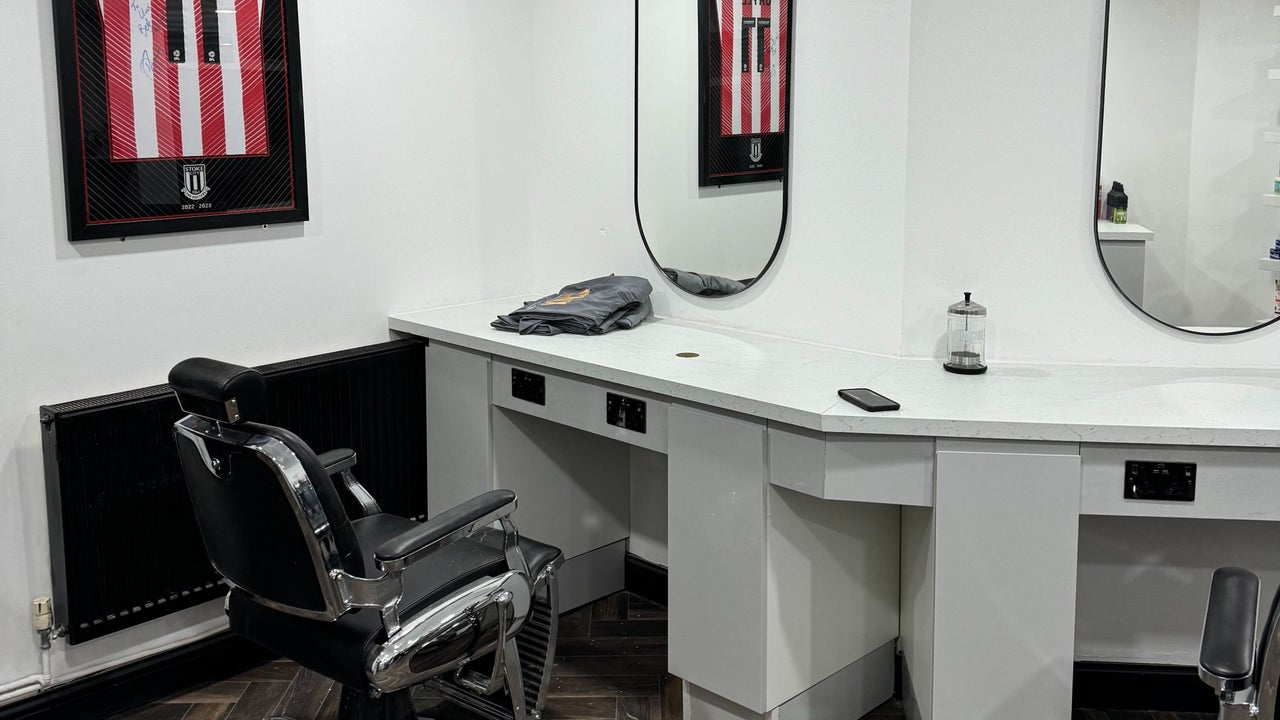 5ce608e0-58aa-495d-bb2c-8f12e03431a0-chaxbarbersheathcoteroad-gb-england-stoke-on-trent-fresha-5636935