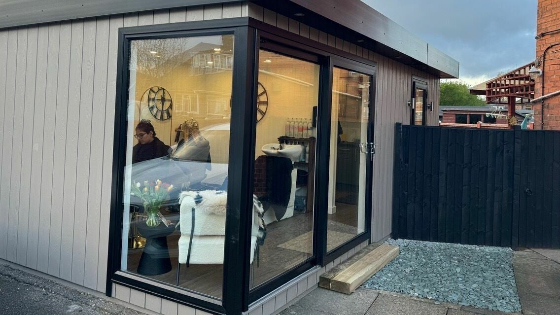 5d333cc1-345c-4924-a356-6bea5f0012d7-abbeylairdhair-gb-england-ripley-fresha-2134652