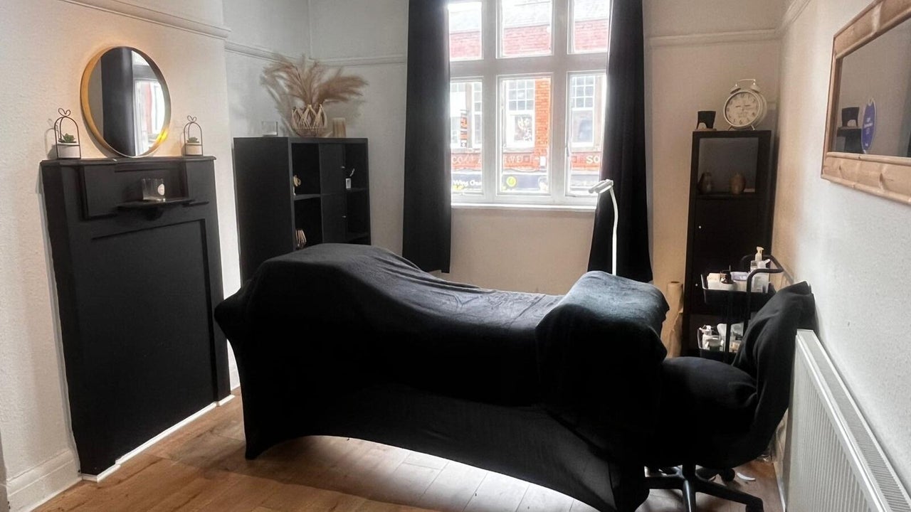 5d4ed293-d3fb-45cc-b7c9-f81cfd53d4e7-klgnailsbeauty-gb-england-tyldesley-fresha-7068472