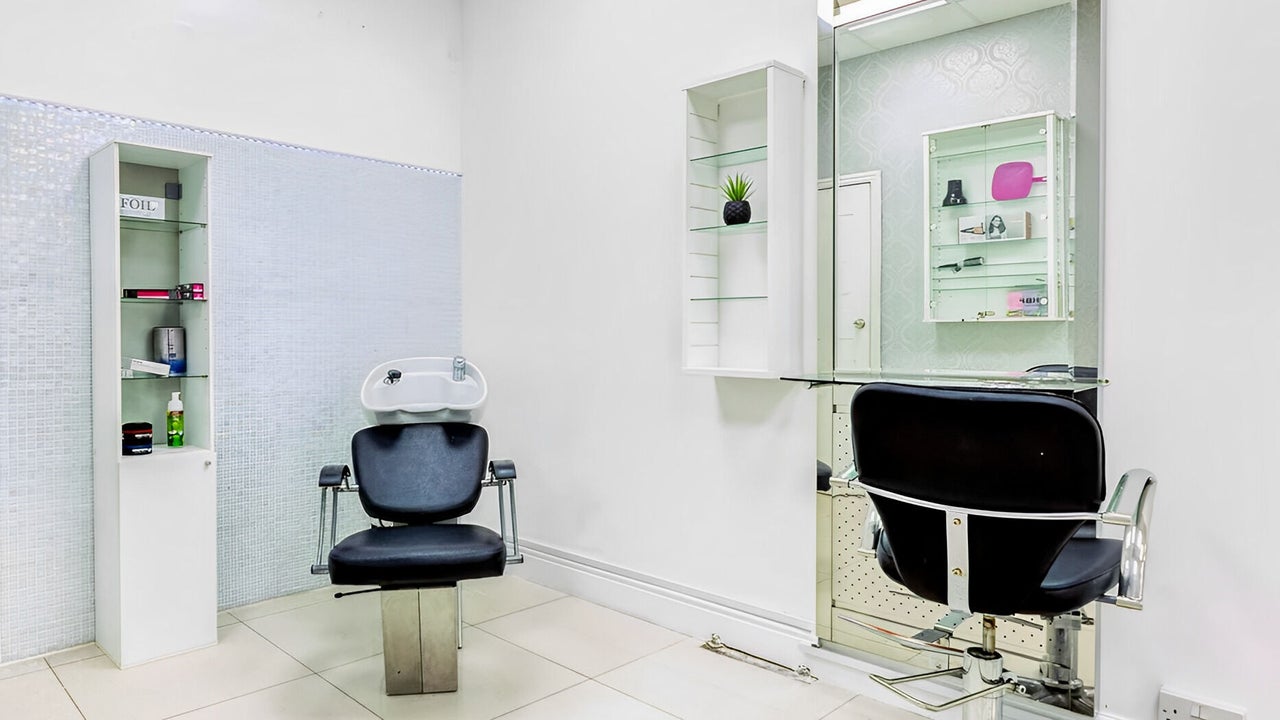 5d4f111f-4643-4f2d-ad5b-15cf9eb25b85-tropicshairandbeauty-gb-england-hounslow-fresha-4561017